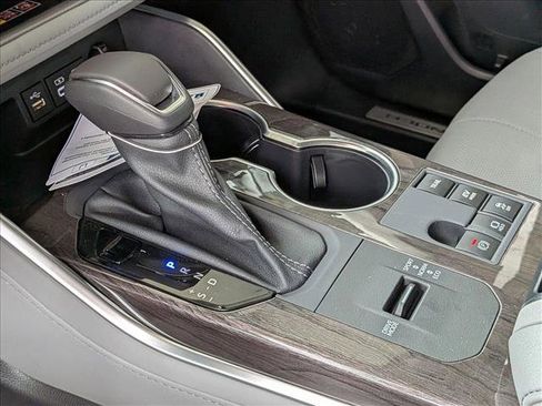 New 2026 Toyota Highlander Limited image 13
