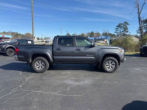 Used 2019 Toyota Tacoma SR5 image 6