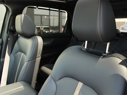 Used 2025 MAZDA CX-70 3.3 Turbo w/ Premium Plus Pkg image 32