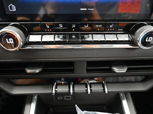 New 2026 Chevrolet Colorado Trail Boss AWD/4WD image 17