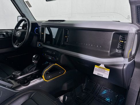 Used 2023 Ford Bronco Badlands image 27