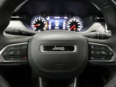 Used 2025 Jeep Compass Limited AWD/4WD image 15