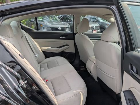 Used 2022 Nissan Altima 2.5 SV FWD image 12