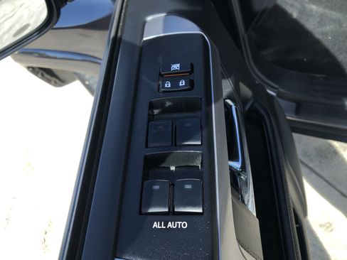 Used 2023 Toyota 4Runner SR5 AWD/4WD image 13