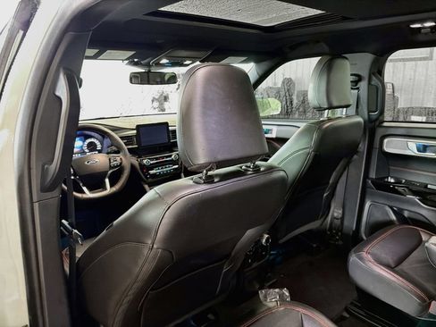 Used 2022 Ford Explorer ST-Line w/ Class IV Trailer Tow Package AWD/4WD image 9
