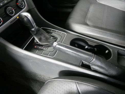 Used 2015 Volkswagen Passat 1.8T Wolfsburg Edition image 24