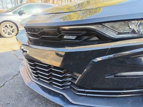 Used 2019 Chevrolet Camaro SS image 2