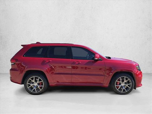 Used 2017 Jeep Grand Cherokee SRT image 4