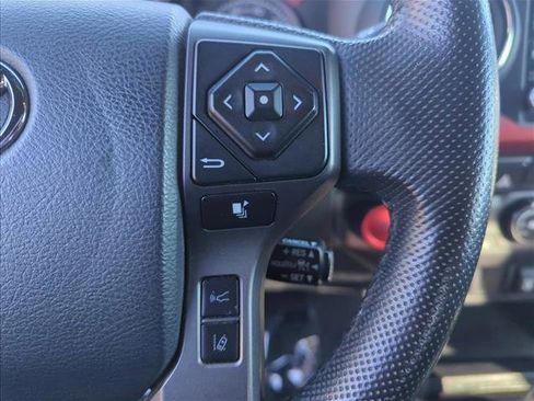 Used 2020 Toyota Tacoma TRD Sport image 12