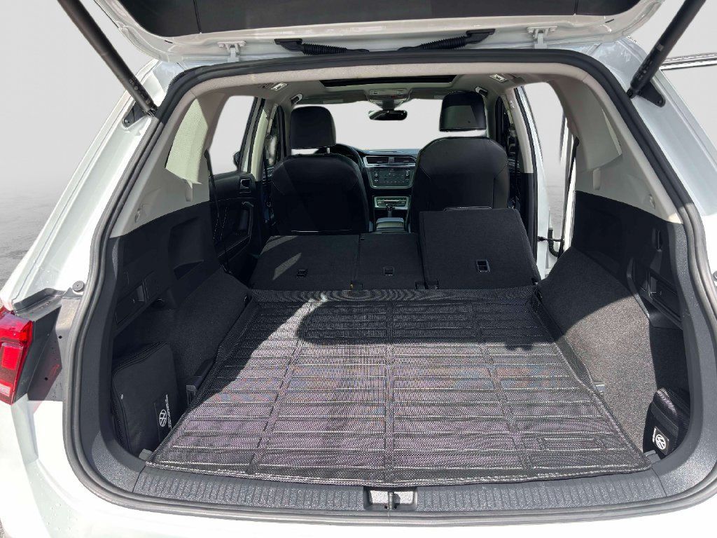 Used 2022 Volkswagen Tiguan SE AWD/4WD image 20