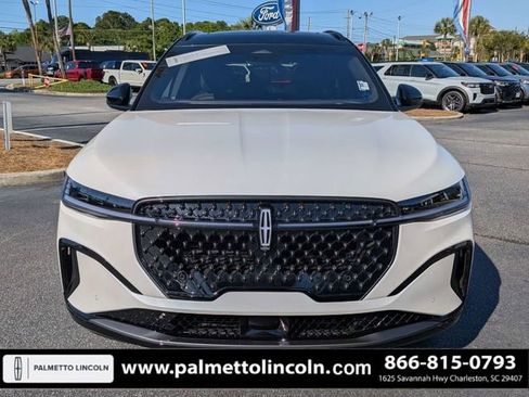 Used 2024 Lincoln Nautilus Reserve w/ Equipment Group 202A AWD/4WD image 9