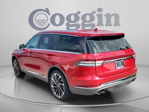 Used 2020 Lincoln Aviator Reserve w/ Equipment Group 202A AWD/4WD image 2