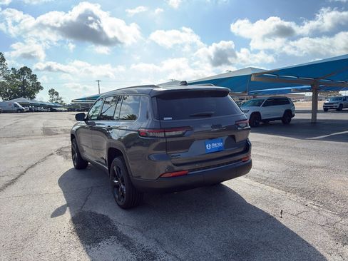 New 2026 Jeep Grand Cherokee L Limited w/ Limited Altitude Package AWD/4WD image 7