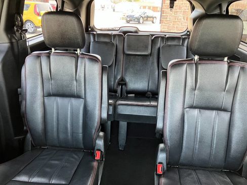 Used 2018 Dodge Grand Caravan GT image 19