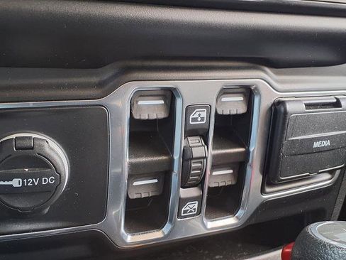 Used 2023 Jeep Wrangler Unlimited Sport AWD/4WD image 16