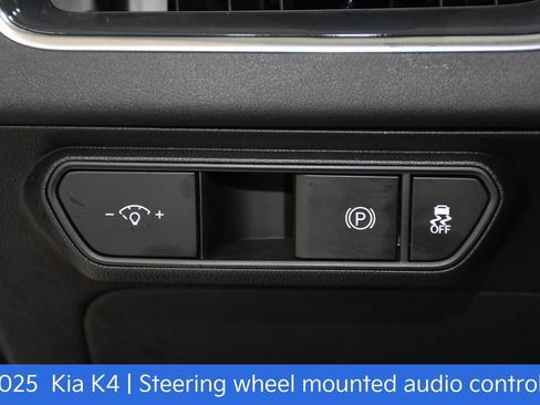 Certified 2025 Kia K4 EX image 9