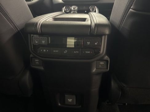 New 2026 Toyota Grand Highlander Platinum image 18