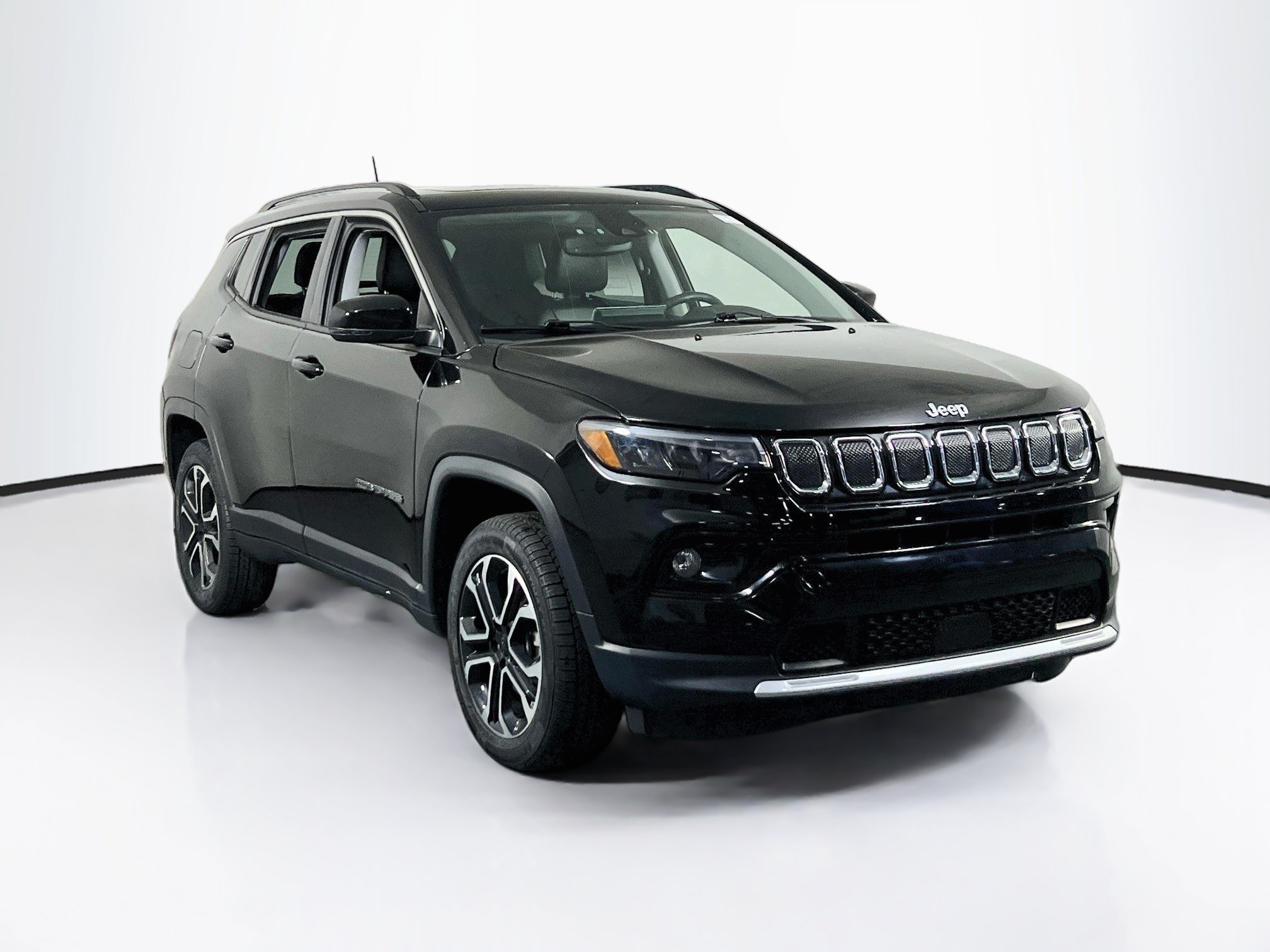 Used 2022 Jeep Compass Limited w/ Sun and Sound Group AWD/4WD image 3