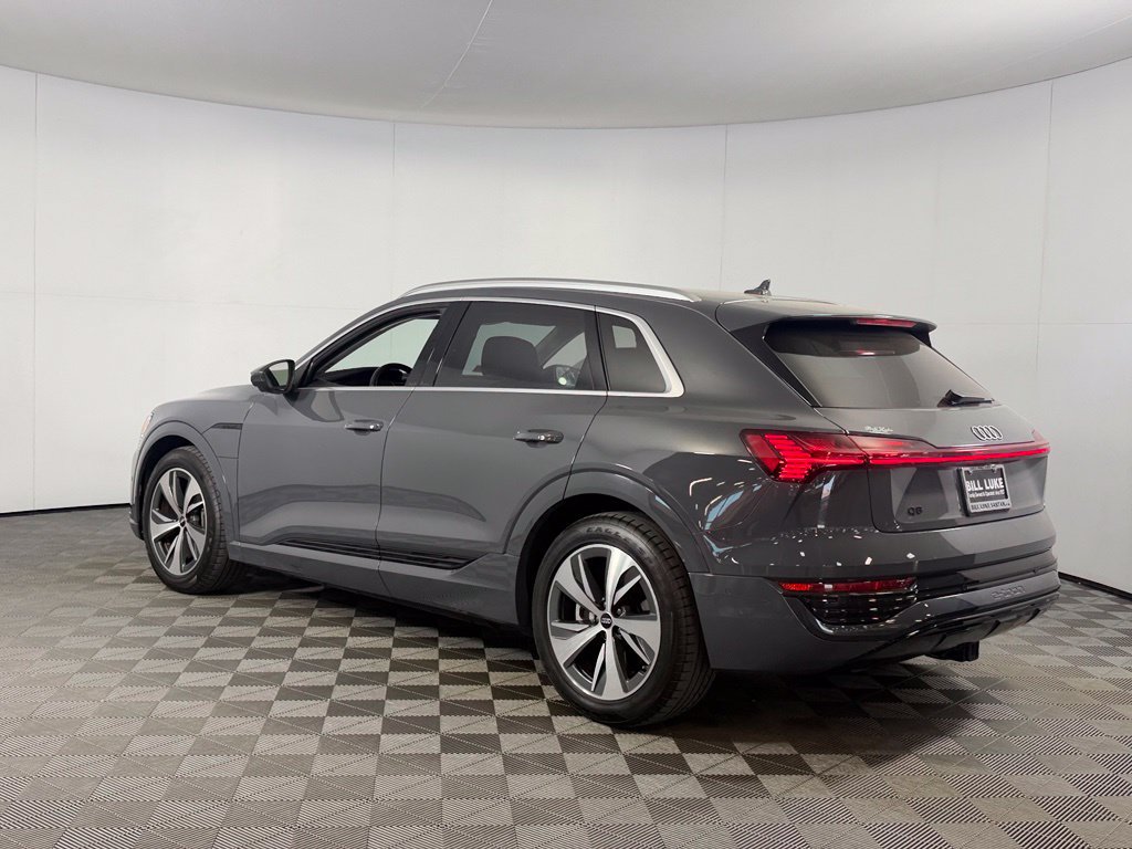 Used 2024 Audi Q8 e-tron Premium Plus w/ Premium Plus Package AWD/4WD image 9