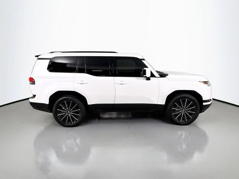 Certified 2025 Lexus GX 550 w/ Cold Area Package AWD/4WD image 4