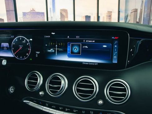 Used 2019 Mercedes-Benz S 560 Cabriolet image 18
