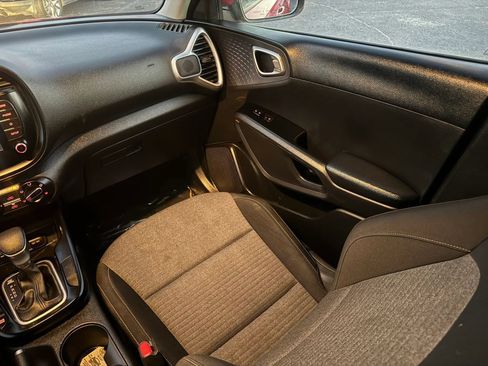 Used 2020 Kia Soul S FWD image 24