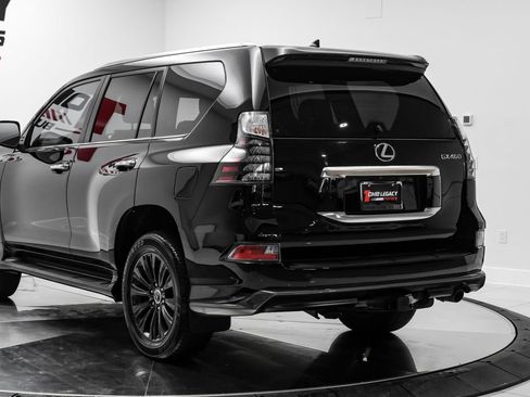 Used 2023 Lexus GX 460 Premium w/ Accessory Package AWD/4WD image 16