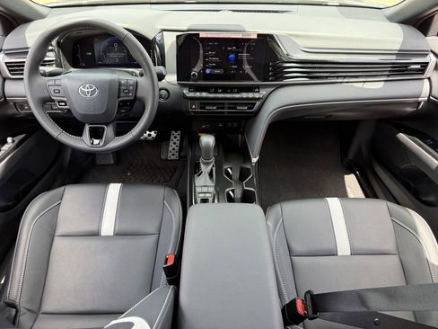 Used 2026 Toyota Camry XLE w/ Convenience Package image 12