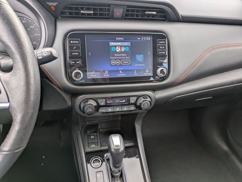 Used 2021 Nissan Kicks SR w/ SR Premium Package FWD image 26