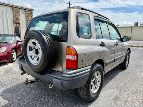 Used 2002 Chevrolet Tracker 4WD w/ Preferred Equipment Group image 3