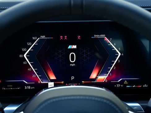 Used 2025 BMW 740i image 11