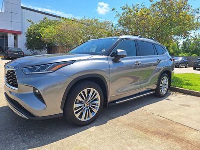 Used 2025 Toyota Highlander Platinum