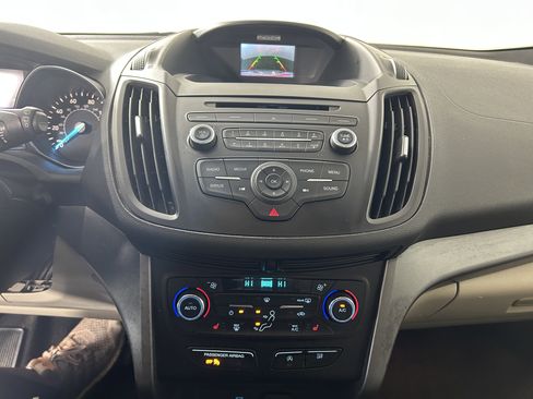 Used 2017 Ford Escape SE w/ SE Cold Weather Package AWD/4WD image 19