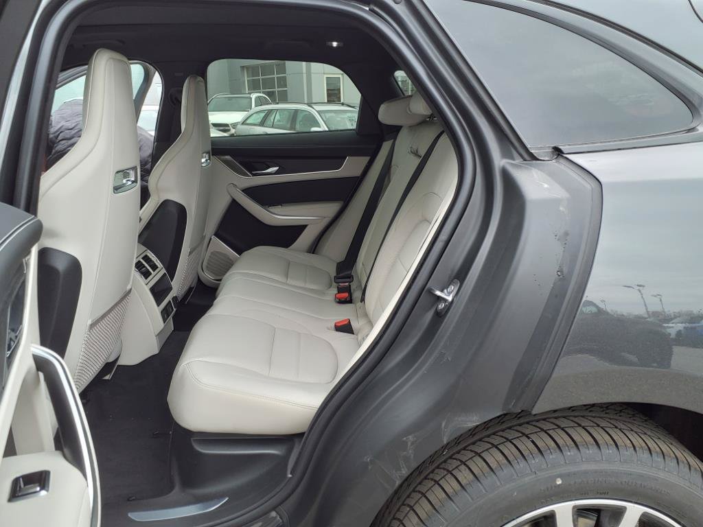 New 2026 Jaguar F-PACE R-Dynamic S AWD/4WD image 10