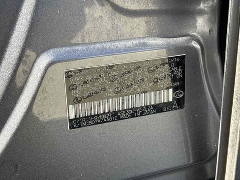 Used 2017 Lexus IS 200t image 33