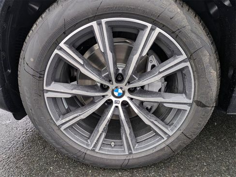 New 2026 BMW X6 xDrive40i w/ Climate Comfort Package image 9