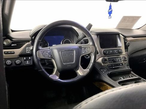 Used 2016 GMC Yukon XL Denali w/ Open Road Package AWD/4WD image 4