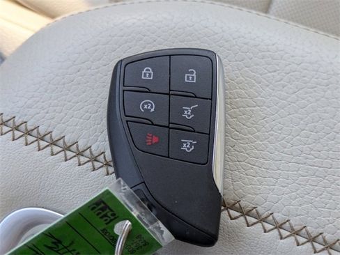 Used 2021 GMC Yukon XL Denali w/ Denali Premium Package image 36