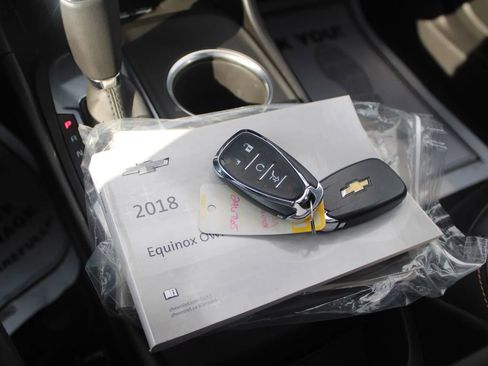 Used 2018 Chevrolet Equinox Premier image 36