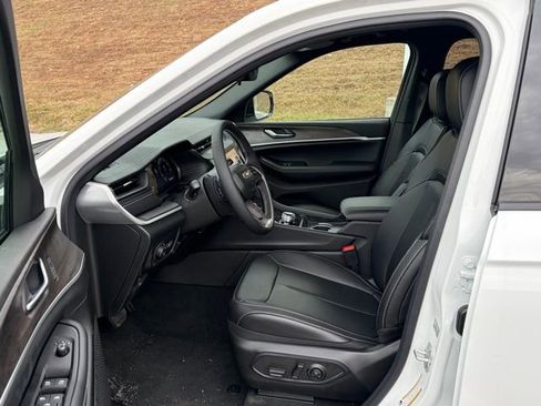 New 2026 Jeep Grand Cherokee Limited image 16