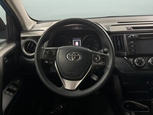 Used 2017 Toyota RAV4 LE FWD image 10