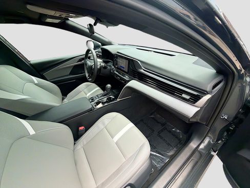 Used 2026 Toyota Camry SE FWD image 32