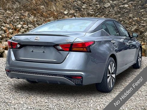 Used 2022 Nissan Altima 2.5 SV FWD image 2