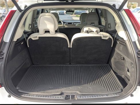 Used 2018 Volvo XC90 T6 Momentum w/ Convenience Package image 15