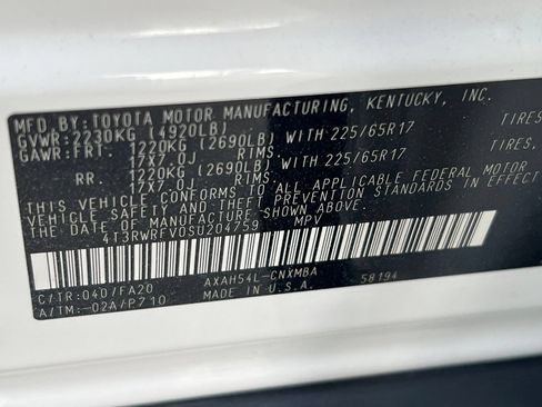 Used 2025 Toyota RAV4 XLE AWD/4WD image 24