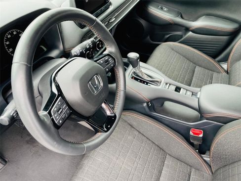 Used 2024 Honda HR-V Sport image 8