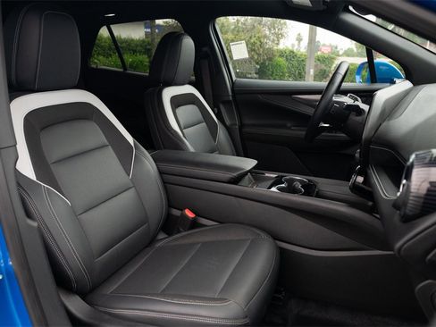 Used 2024 Chevrolet Blazer EV LT image 39