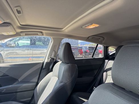 Used 2024 Subaru Crosstrek 2.0i Premium image 9