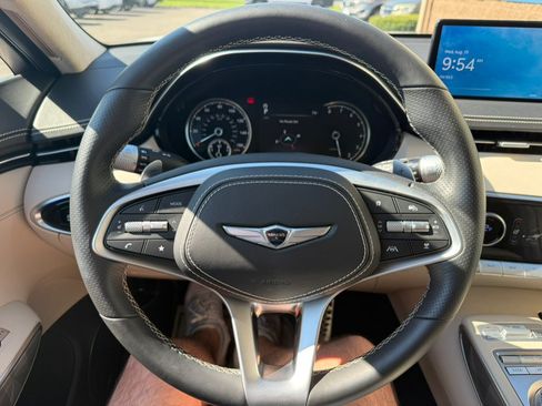 Used 2023 Genesis GV70 3.5T Sport w/ Sport Advanced Package AWD/4WD image 15