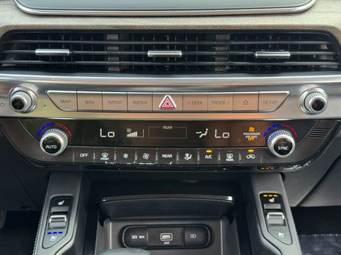 Used 2022 Kia Telluride EX w/ EX Premium Package FWD image 28